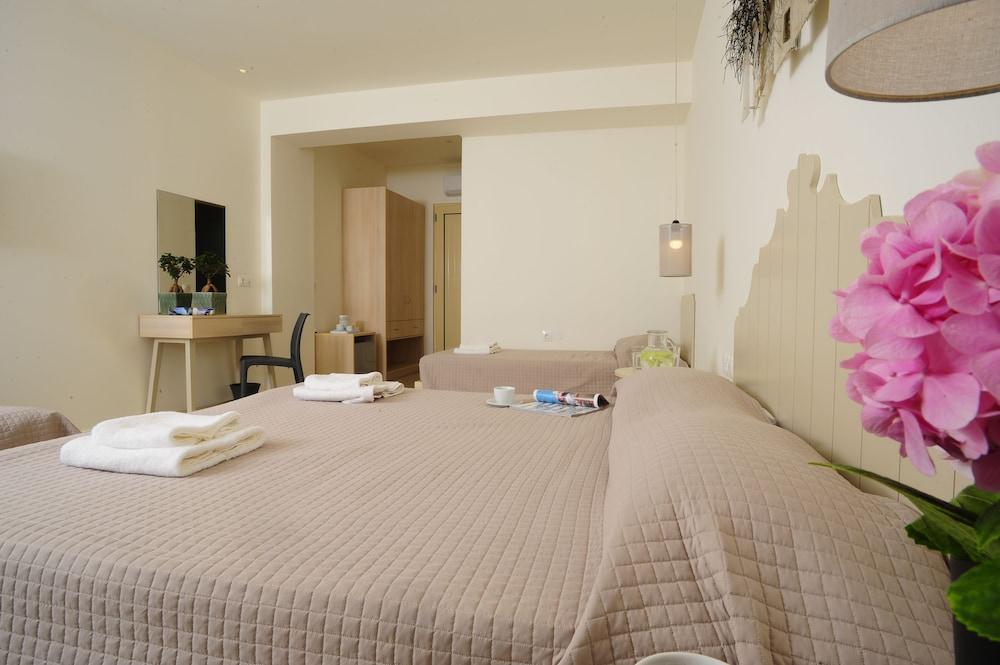 Maravel Star Art Hotel Adelianos Kampos Ngoại thất bức ảnh