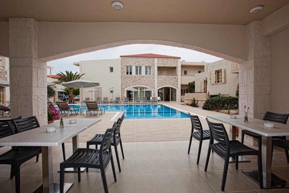 Maravel Star Art Hotel Adelianos Kampos Ngoại thất bức ảnh